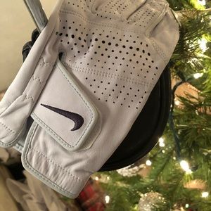 PGA tour issued Golf glove